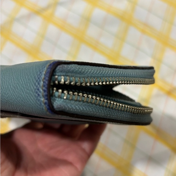 10/$20 Coach Teal Leather Zip Wallet As-is - Picture 6 of 8